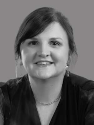 Maureen Headshot